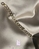 Zincir Formlu Taş Detaylı Altın Bileklik